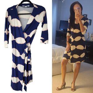 Diane Von Furstenberg DVF Julian Wrap Dress 100% Silk Abstract Navy Blue 2